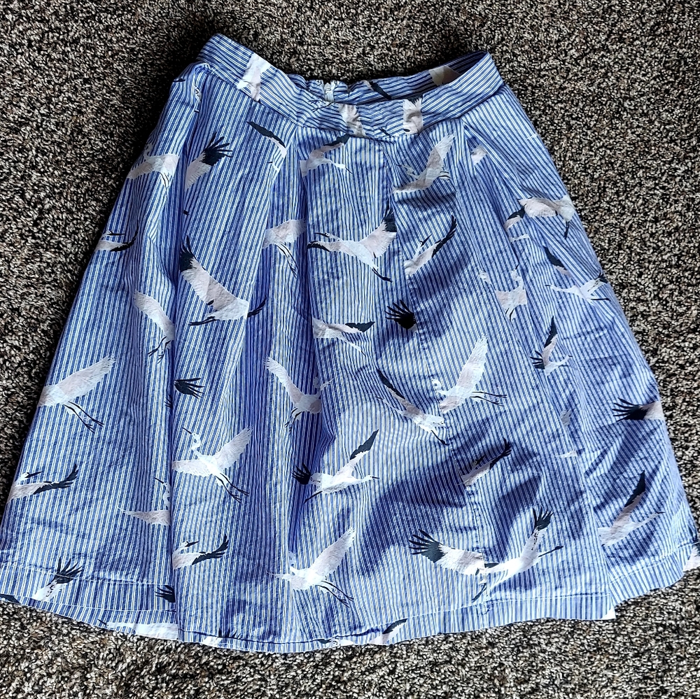 Who What Wear crane pattern blue and white striped midi skirt size 6 women